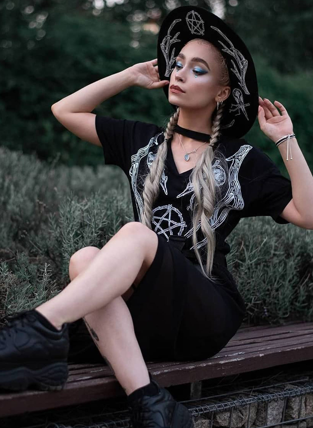 Choker Tee Black Pagan