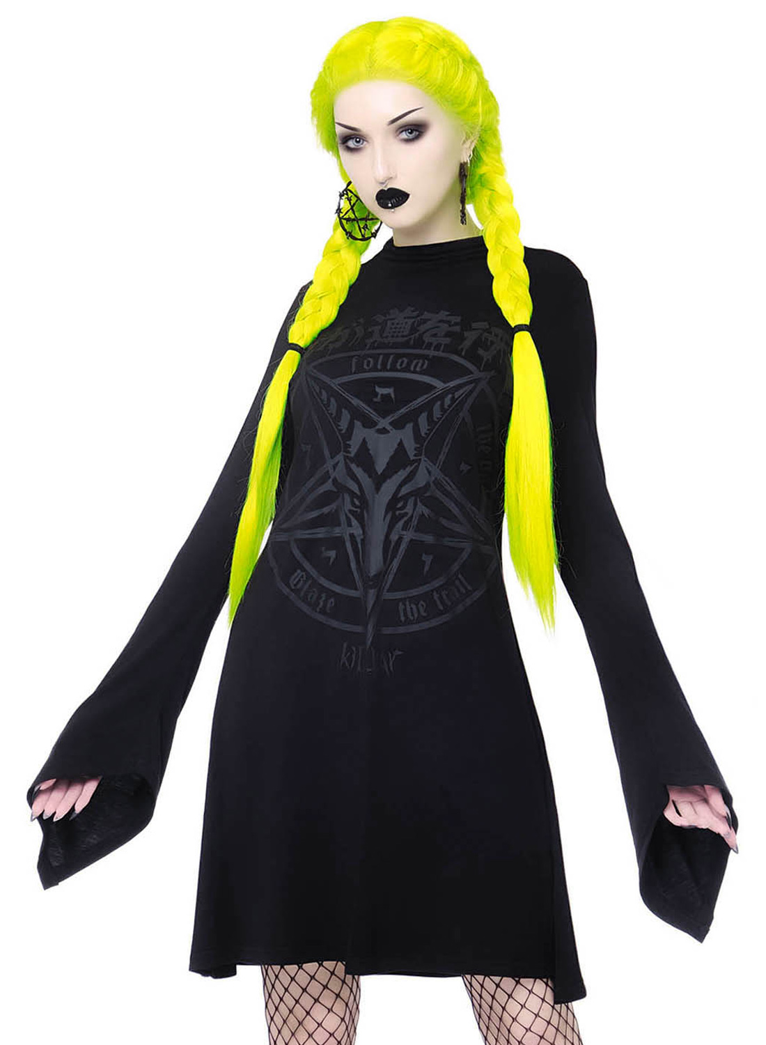 Killstar Charmstone-Kleid. Schwarzes Gothic-Kleid mit langen ausgestellten Ärmeln und okkultem Aufdruck