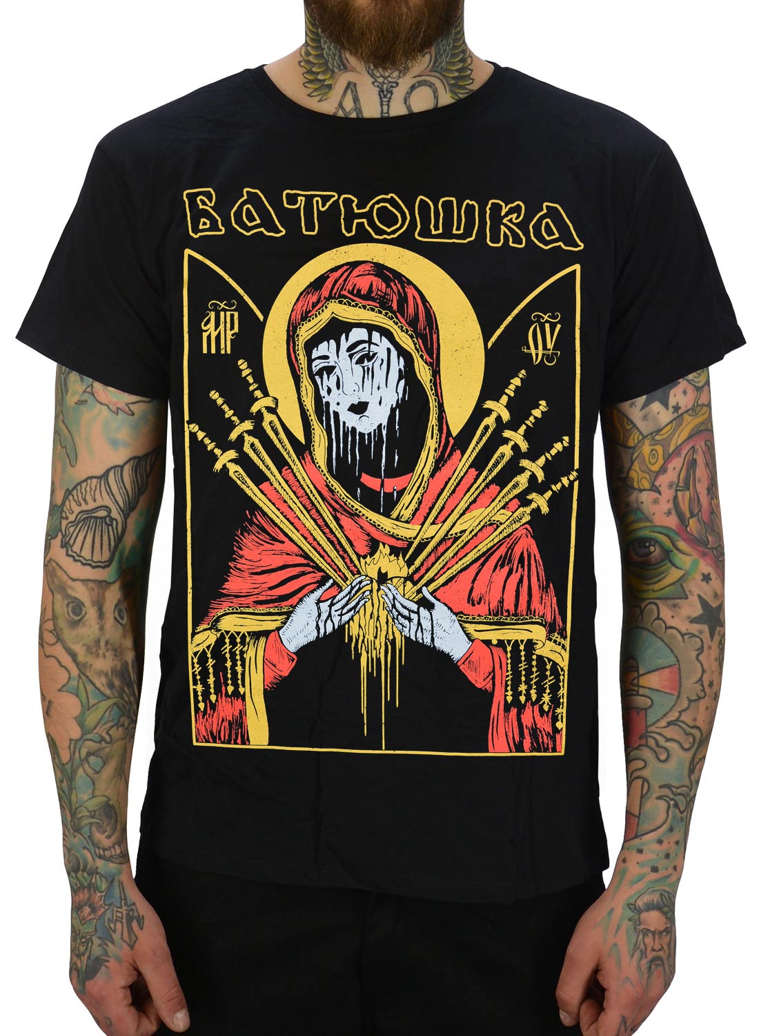 Batushka Maria T-Shirt mit rot gekleideter Figur, Dolchen und religiöser Ikonographie im Black-Metal-Stil